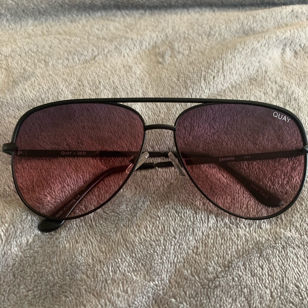 Quay x Desi Perkins - Sahara glasses